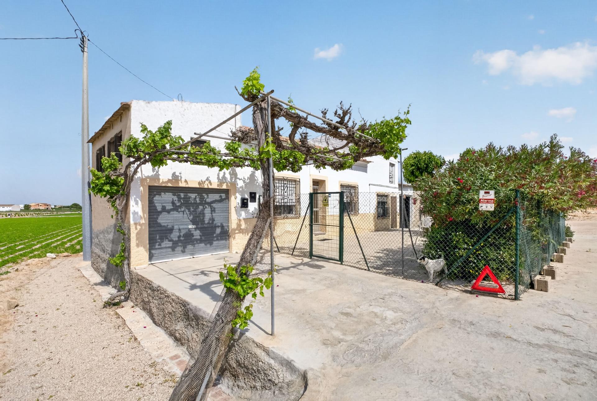 For sale - 3 Bedroom 1 Bathroom Country House in Torremendo - Desamparados-hurchillo-torremendo  - Alicante