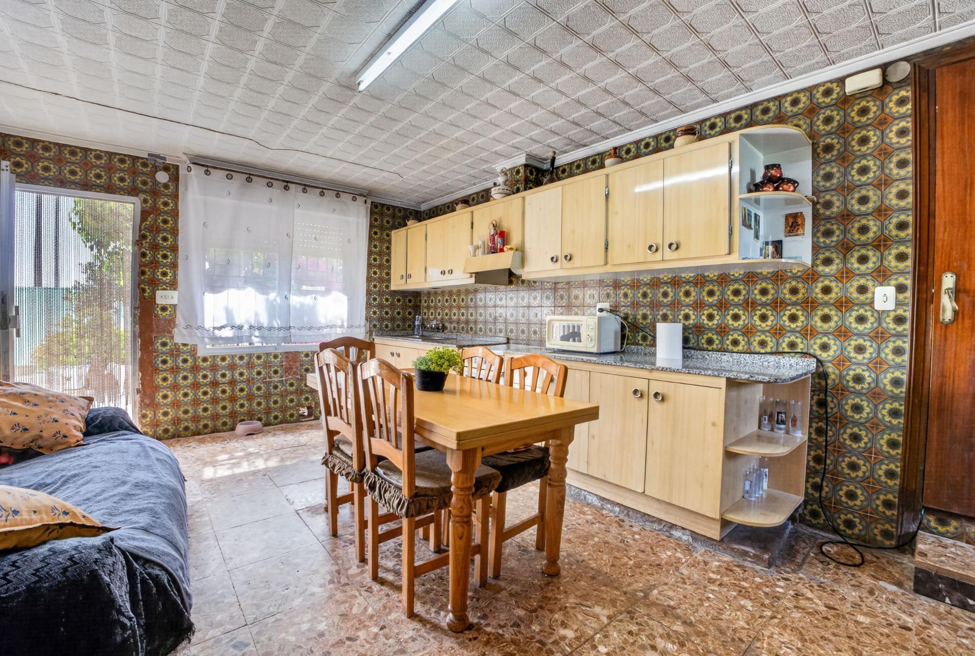 For sale - 3 Bedroom 1 Bathroom Country House in Torremendo - Desamparados-hurchillo-torremendo  - Alicante