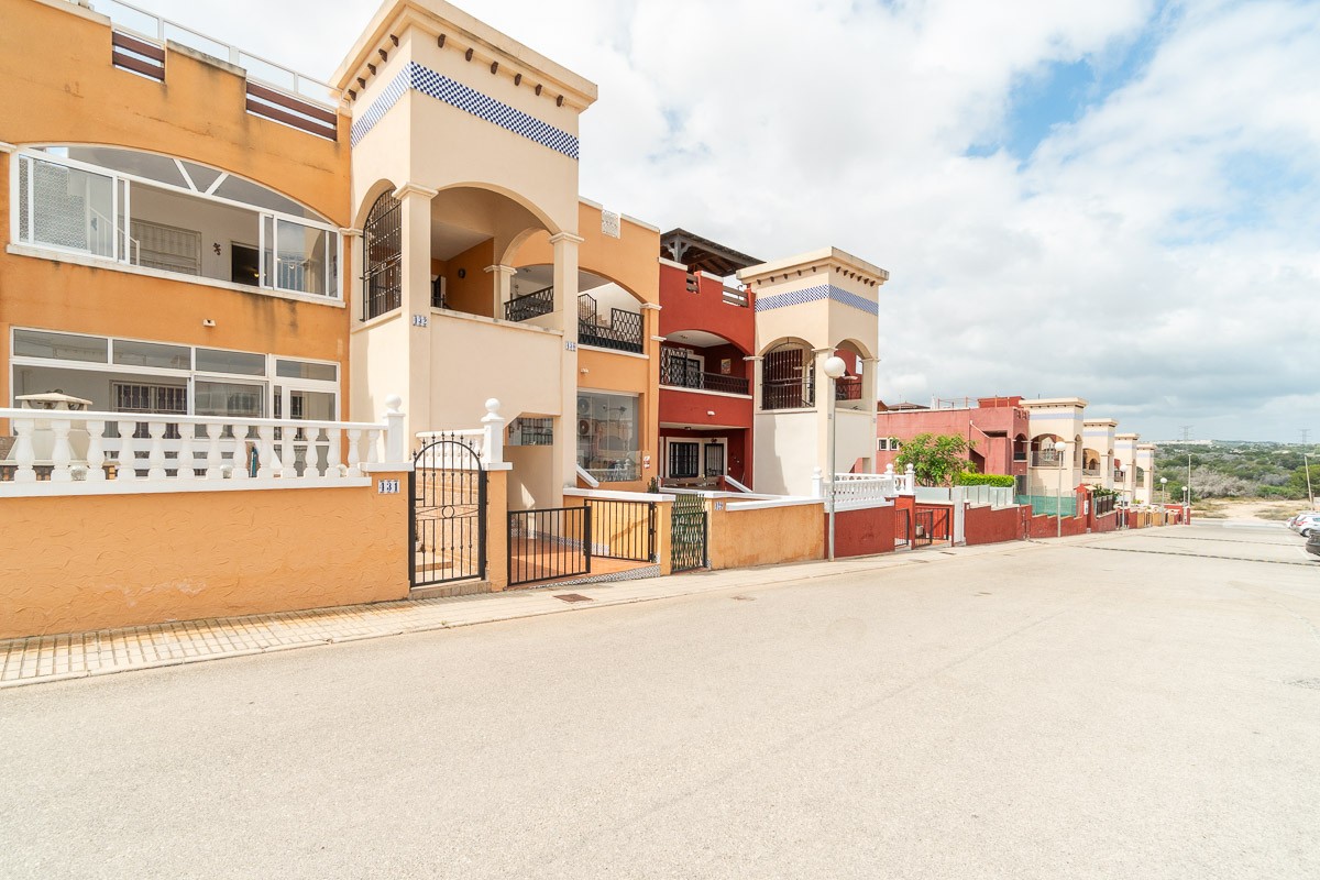 For sale - 2 Bedroom 2 Bathroom Apartment in Orihuela Costa - Costa Blanca  - Alicante