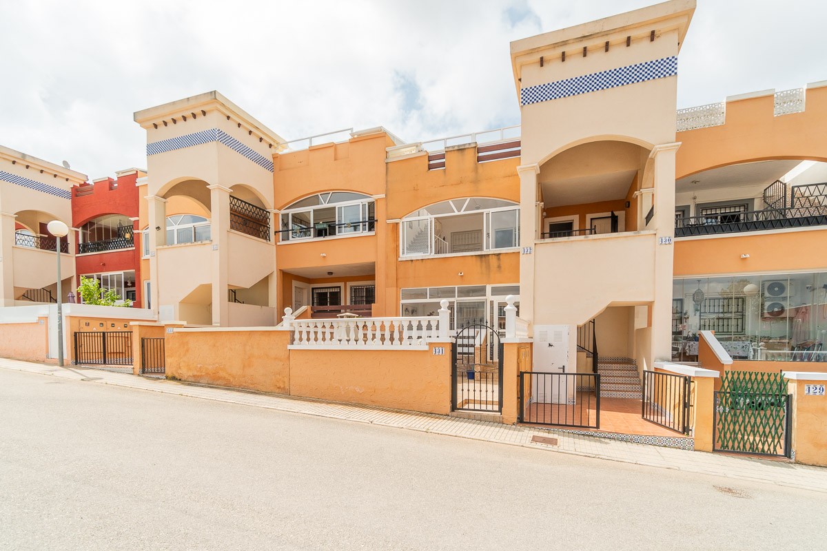 For sale - 2 Bedroom 2 Bathroom Apartment in Orihuela Costa - Costa Blanca  - Alicante