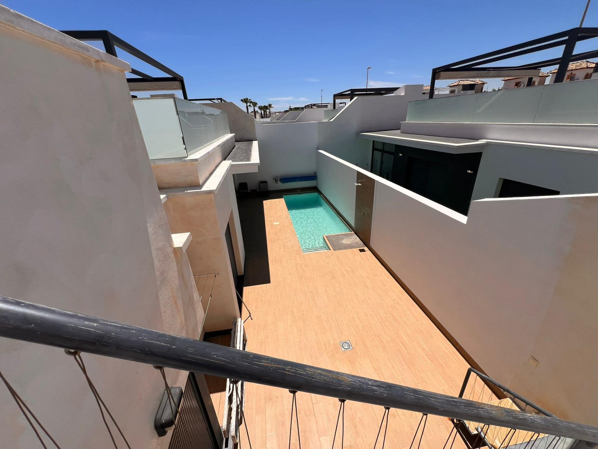 For sale - 3 Bedroom 2 Bathroom Villa in Orihuela Costa - Lomas De Cabo Roig  - Alicante