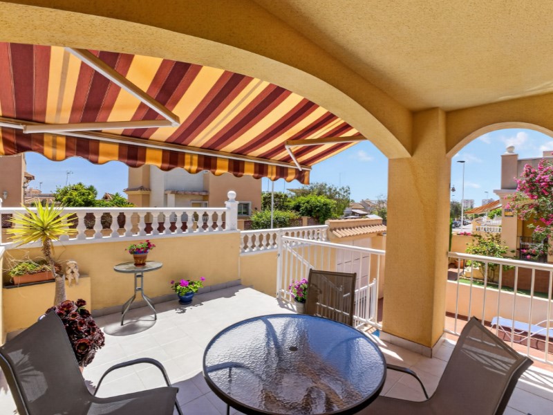 For sale - 4 Bedroom 3 Bathroom Town House in Torrevieja - Costa Blanca  - Alicante