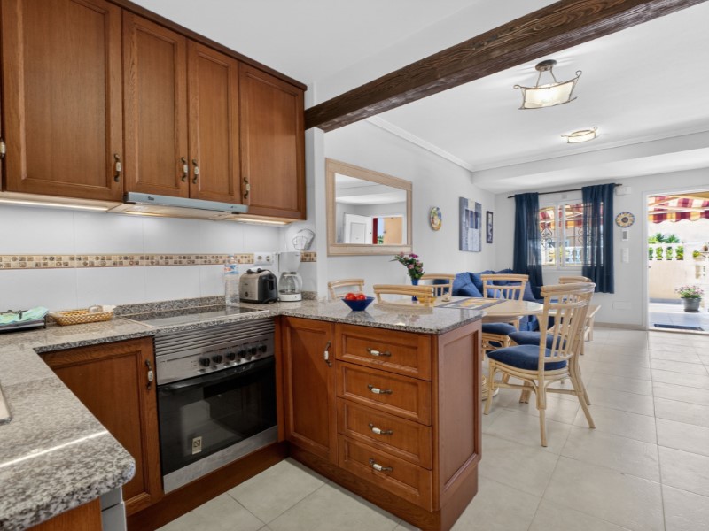 For sale - 4 Bedroom 3 Bathroom Town House in Torrevieja - Costa Blanca  - Alicante