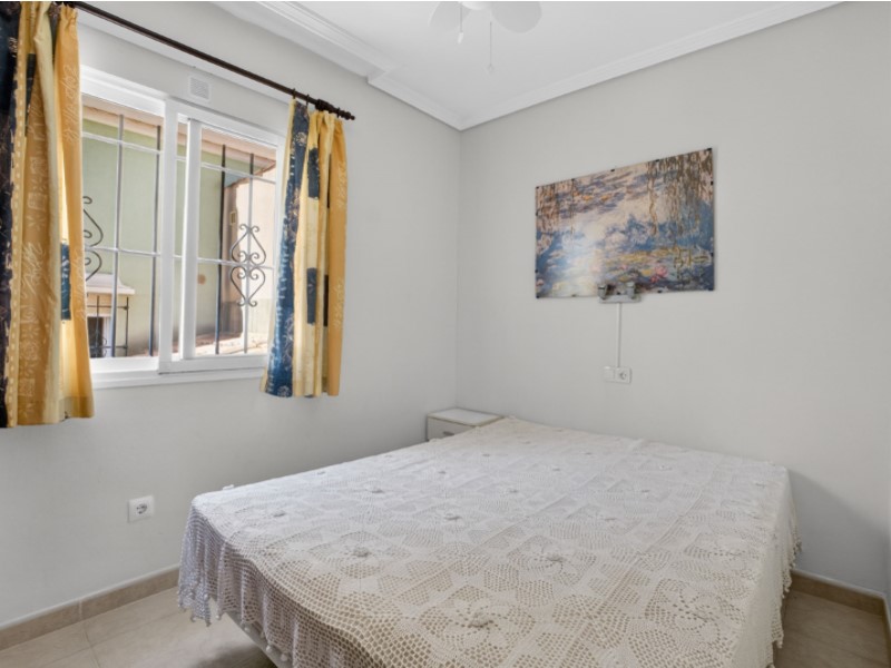 For sale - 4 Bedroom 3 Bathroom Town House in Torrevieja - Costa Blanca  - Alicante