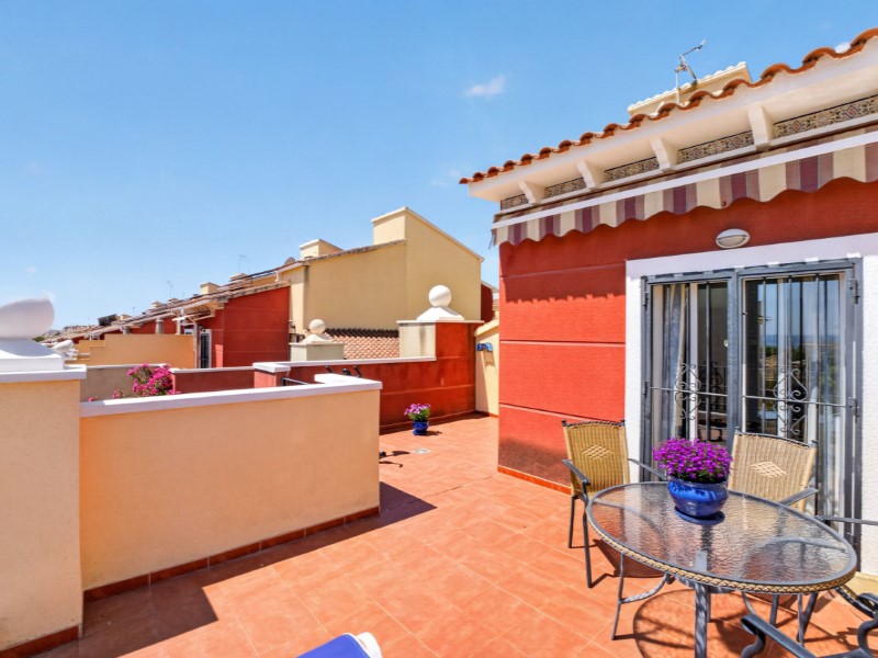 For sale - 4 Bedroom 3 Bathroom Town House in Torrevieja - Costa Blanca  - Alicante