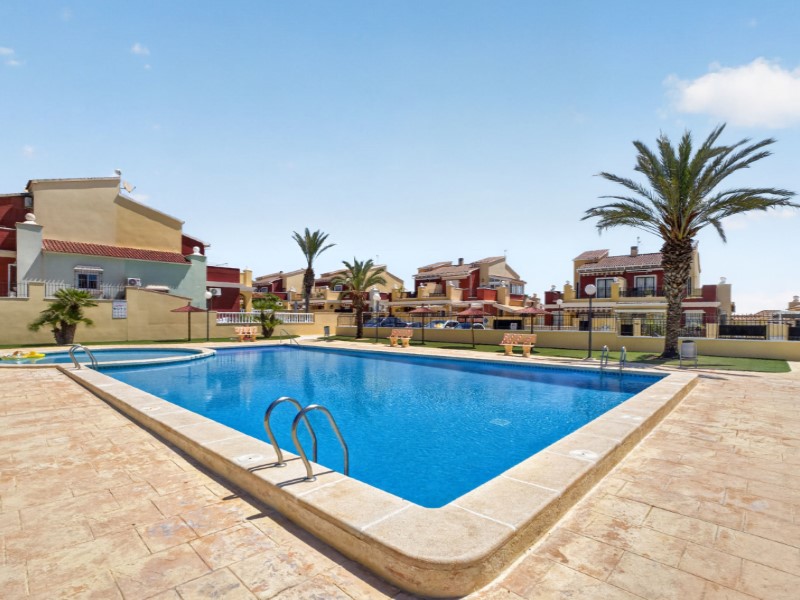For sale - 4 Bedroom 3 Bathroom Town House in Torrevieja - Costa Blanca  - Alicante