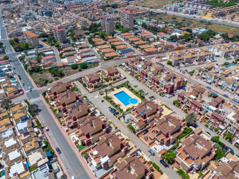 For sale - 4 Bedroom 3 Bathroom Town House in Torrevieja - Costa Blanca  - Alicante