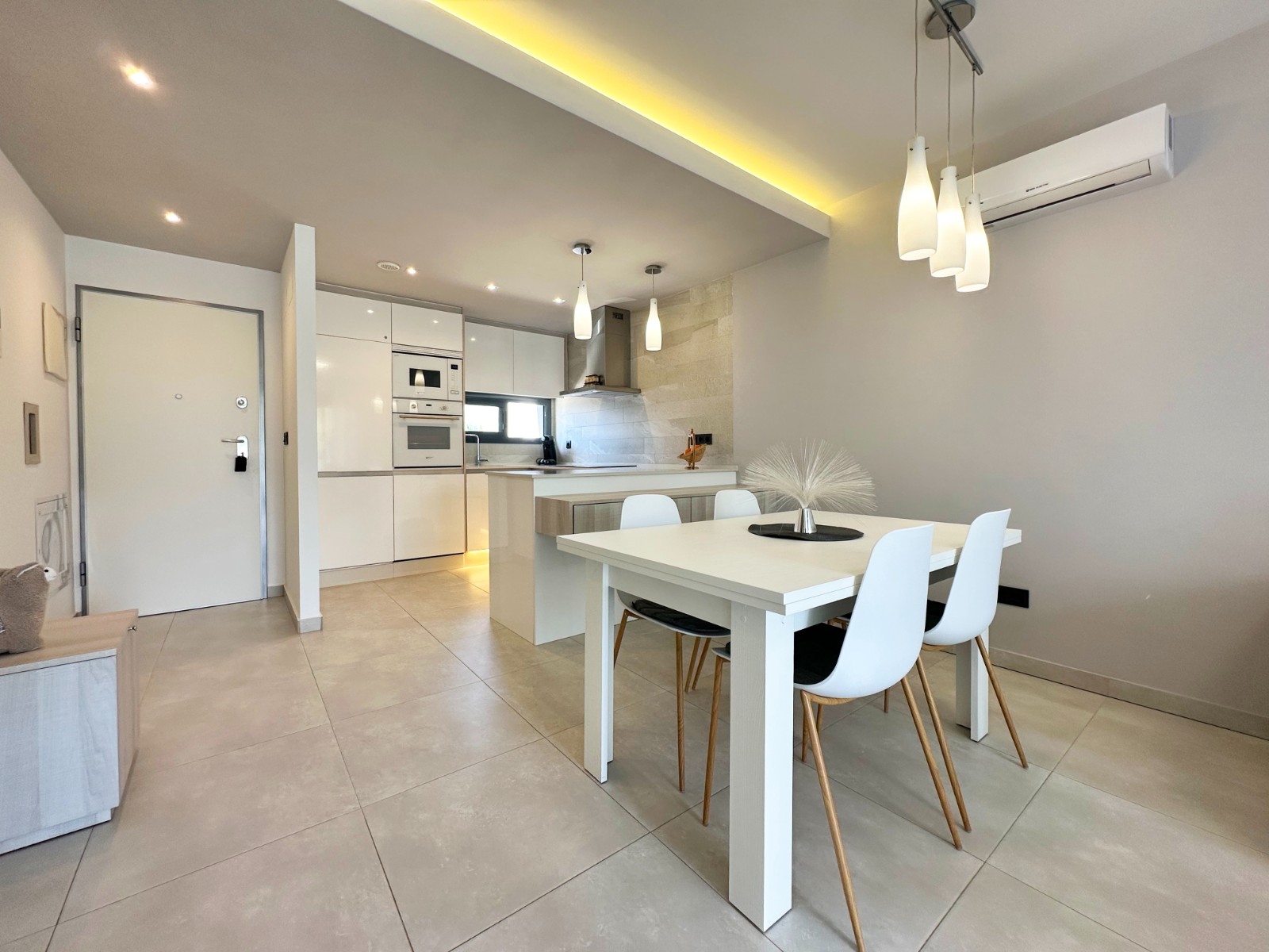 For sale - 2 Bedroom 2 Bathroom Penthouse in El Raso - Costa Blanca  - Alicante