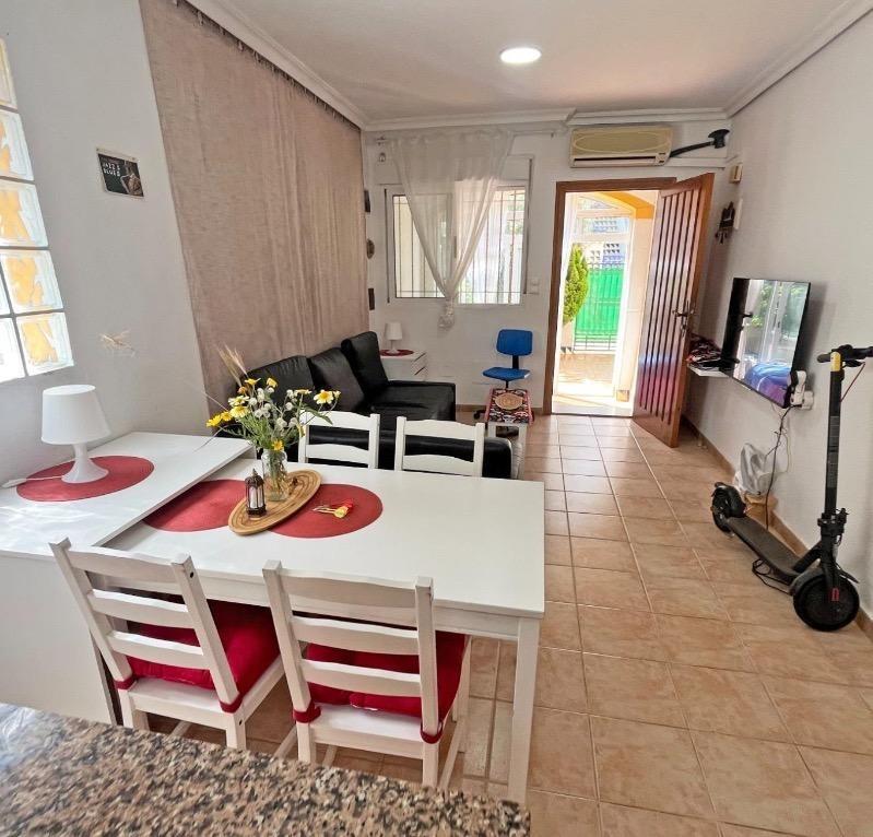 For sale - 2 Bedroom 1 Bathroom Town House in Guardamar del Segura - El Edén - Los Estaños  - Alicante