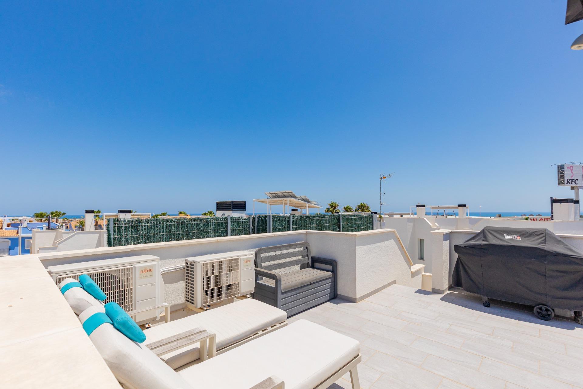 For sale - 3 Bedroom 3 Bathroom Villa in Orihuela Costa - Lomas De Cabo Roig  - Alicante