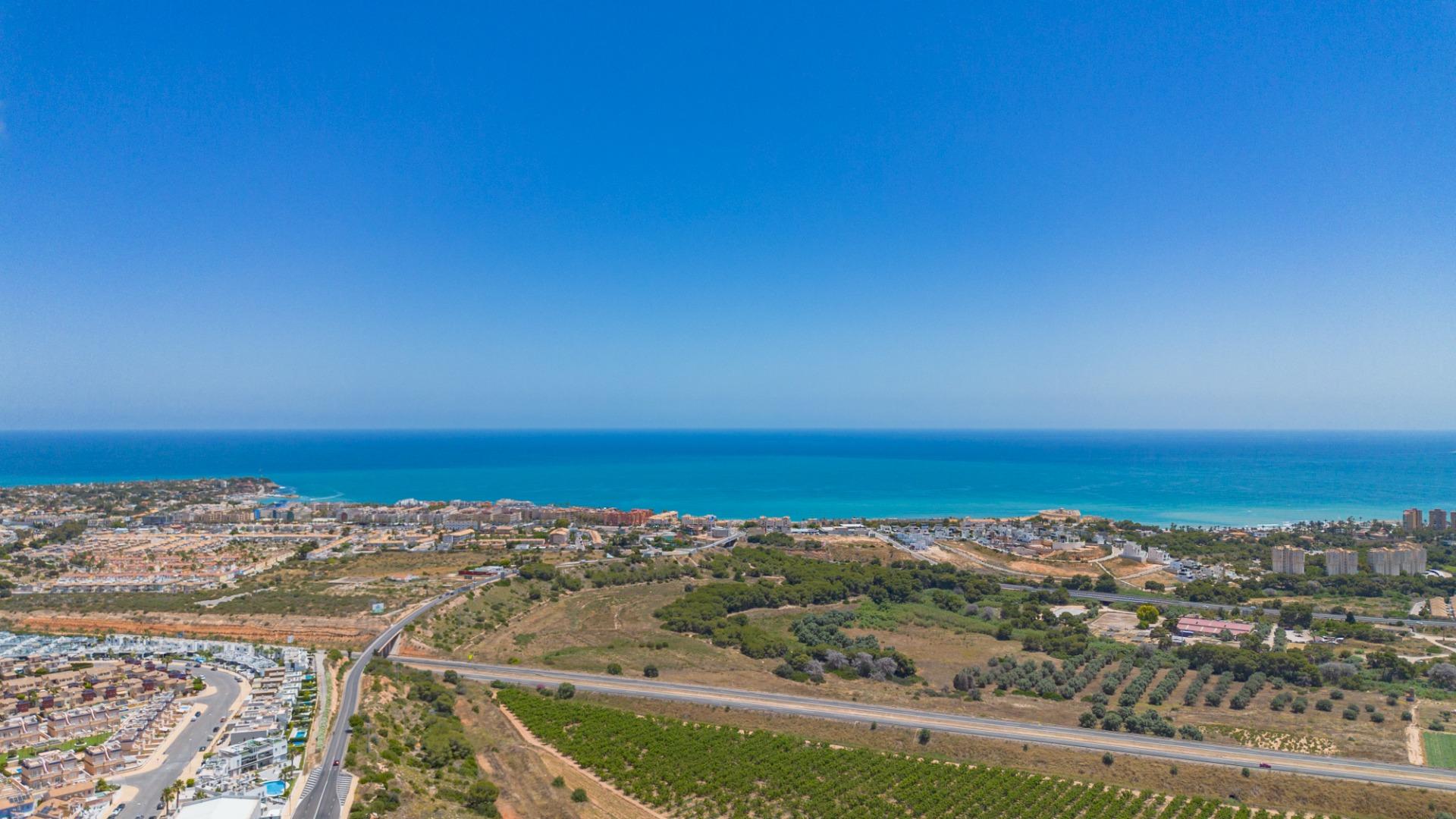 For sale - 3 Bedroom 3 Bathroom Villa in Orihuela Costa - Lomas De Cabo Roig  - Alicante