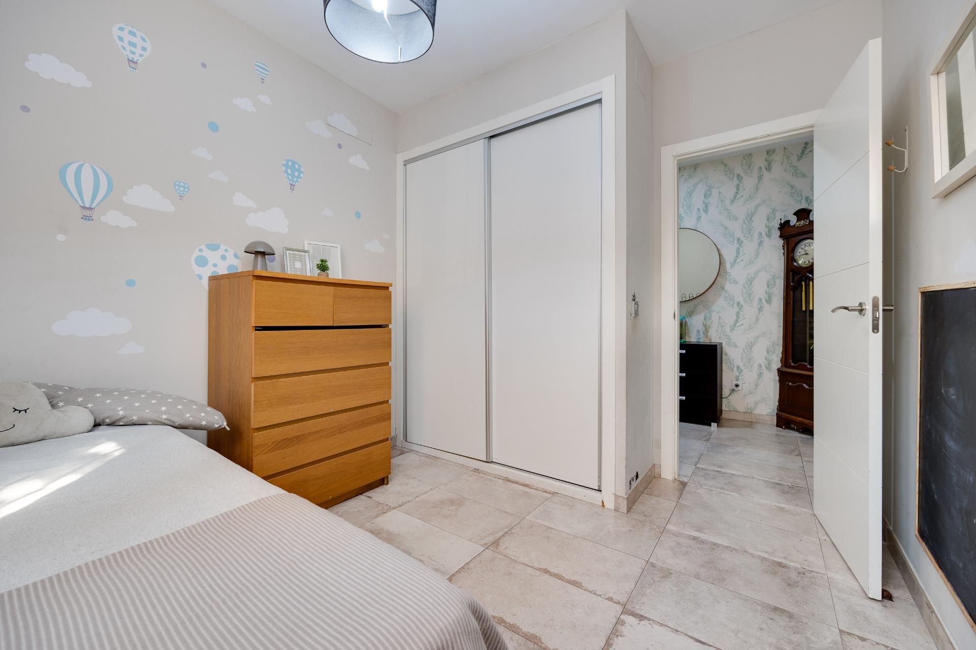 For sale - 3 Bedroom 1 Bathroom Town House in Torrevieja - Centro  - Alicante