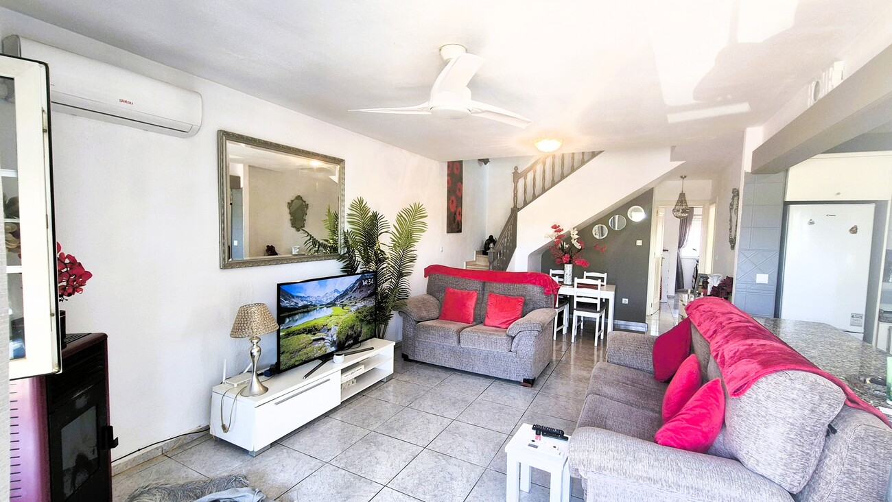For sale - 4 Bedroom 2 Bathroom Town House in Villamartin - Inland  - Alicante