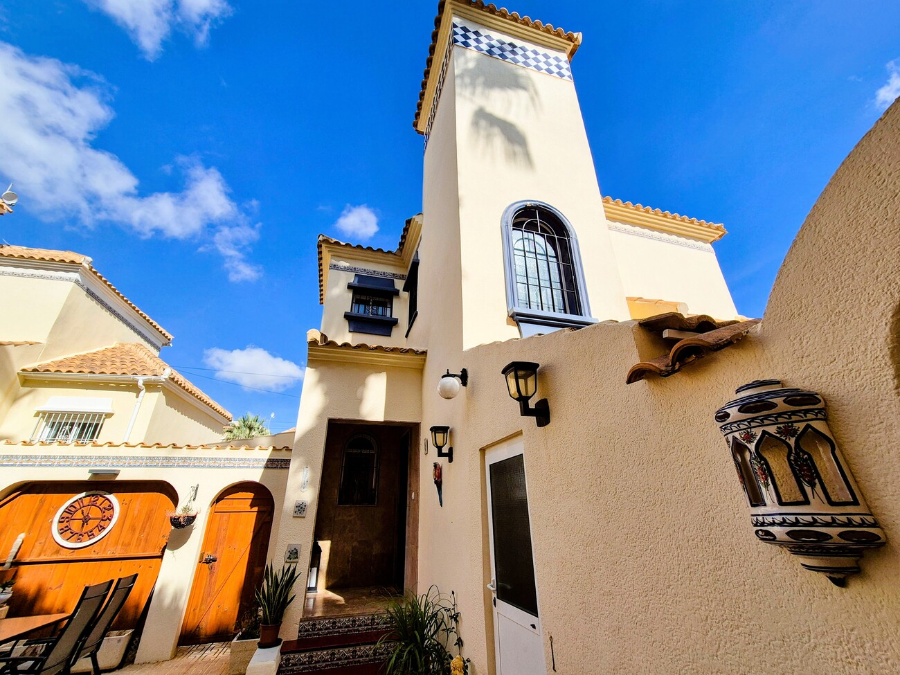 For sale - 3 Bedroom 2 Bathroom Villa in Villamartin - Costa Blanca  - Alicante