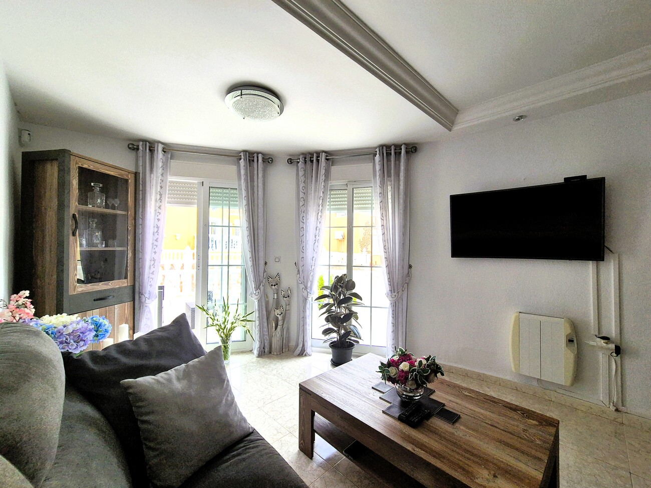 For sale - 3 Bedroom 2 Bathroom Villa in Villamartin - Costa Blanca  - Alicante