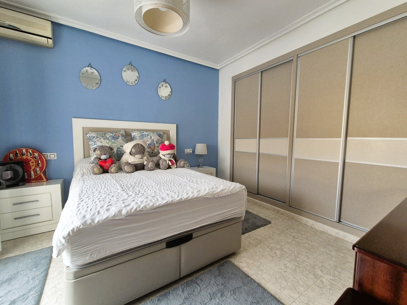 For sale - 3 Bedroom 2 Bathroom Villa in Villamartin - Costa Blanca  - Alicante