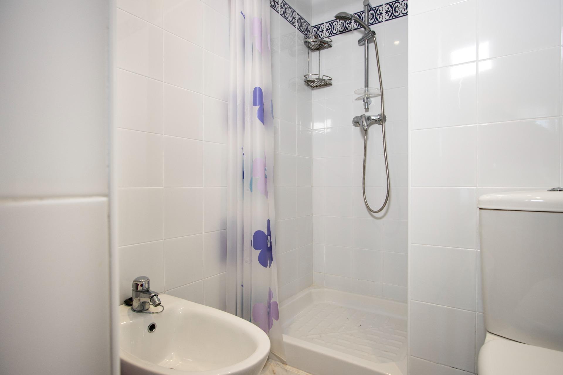 For sale - 3 Bedroom 2 Bathroom Apartment in Torrevieja - Los Frutales  - Alicante