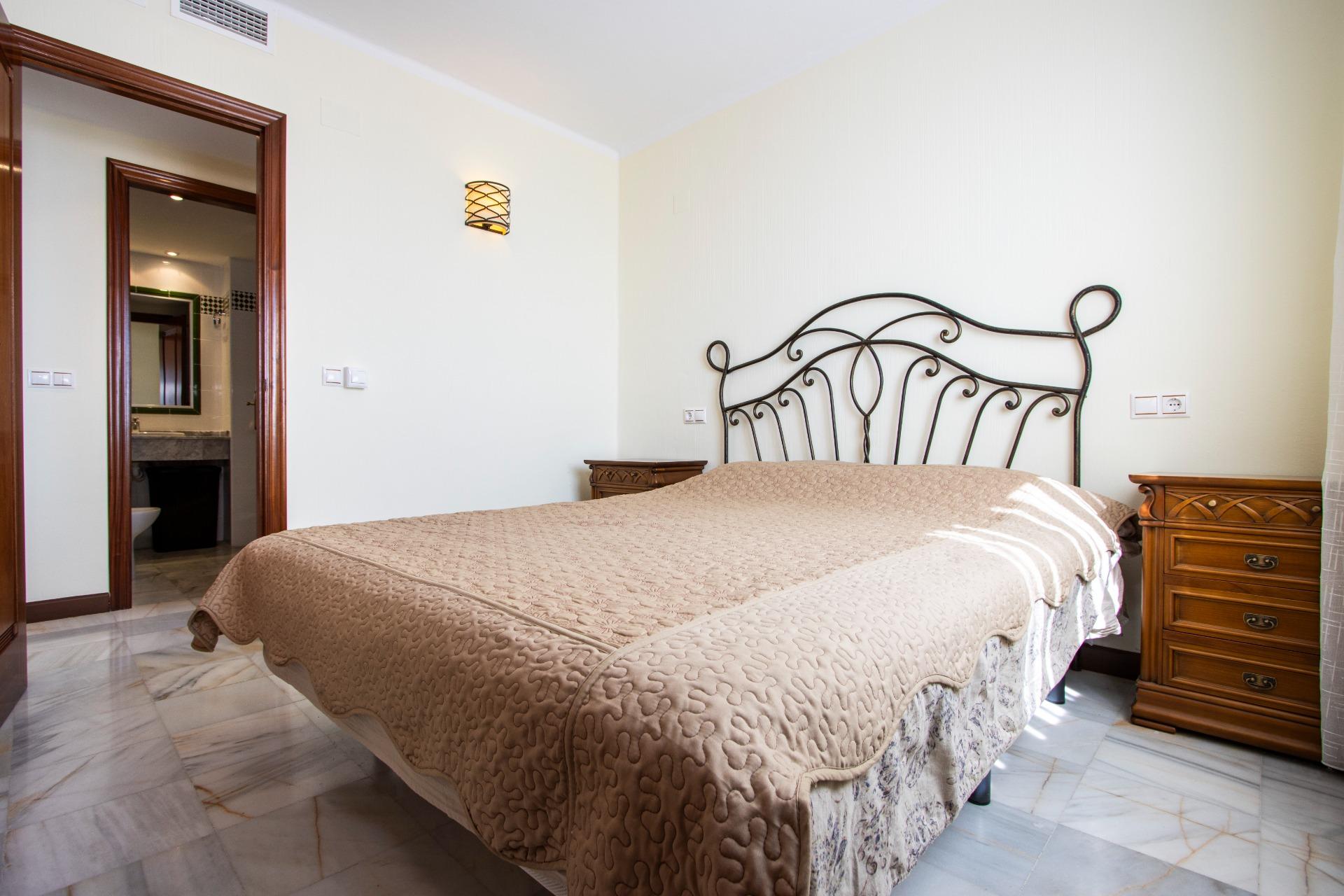 For sale - 3 Bedroom 2 Bathroom Apartment in Torrevieja - Los Frutales  - Alicante