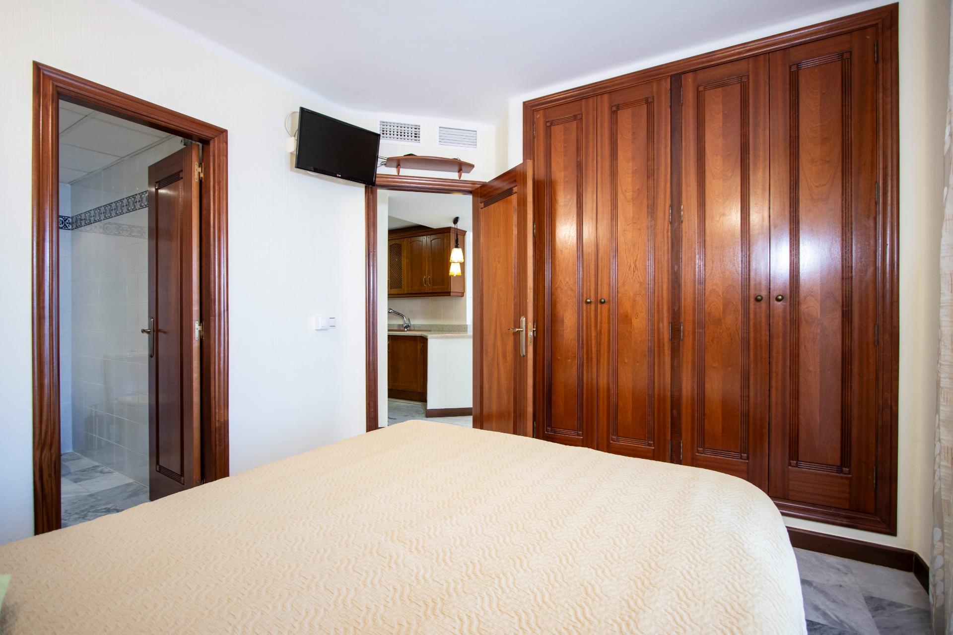 For sale - 3 Bedroom 2 Bathroom Apartment in Torrevieja - Los Frutales  - Alicante