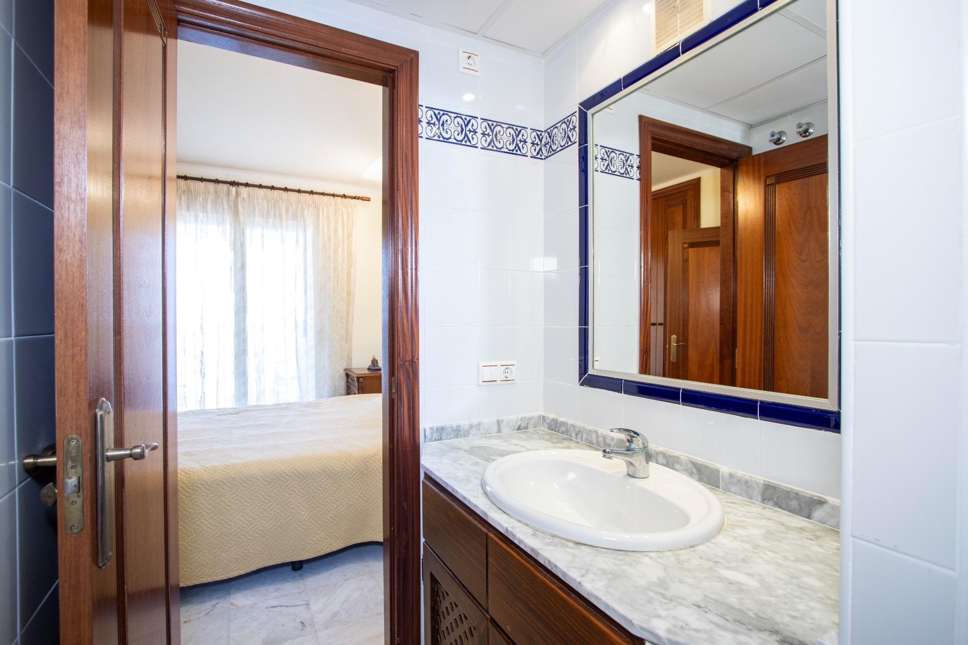 For sale - 3 Bedroom 2 Bathroom Apartment in Torrevieja - Los Frutales  - Alicante