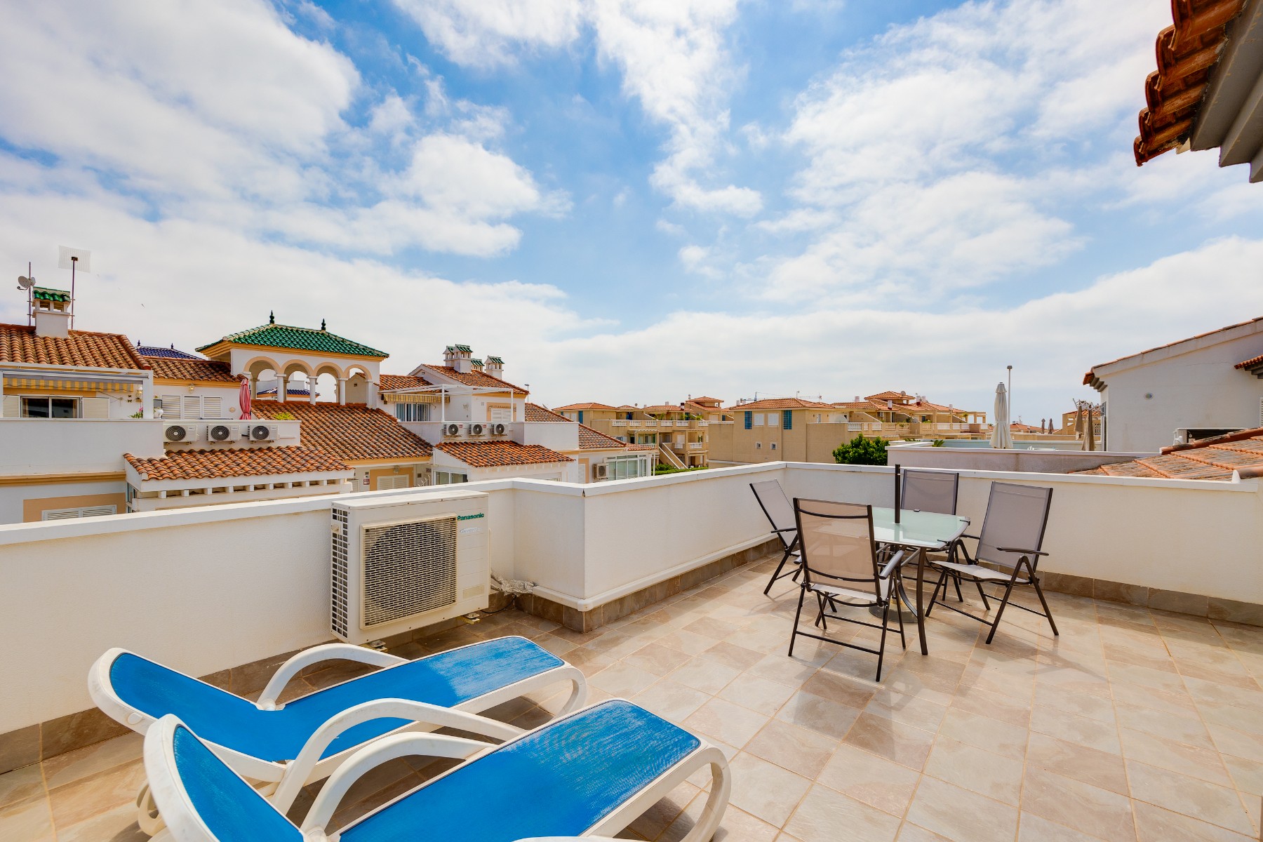 For sale - 2 Bedroom 1 Bathroom Top Floor Apartment in Playa Flamenca - Costa Blanca  - Alicante