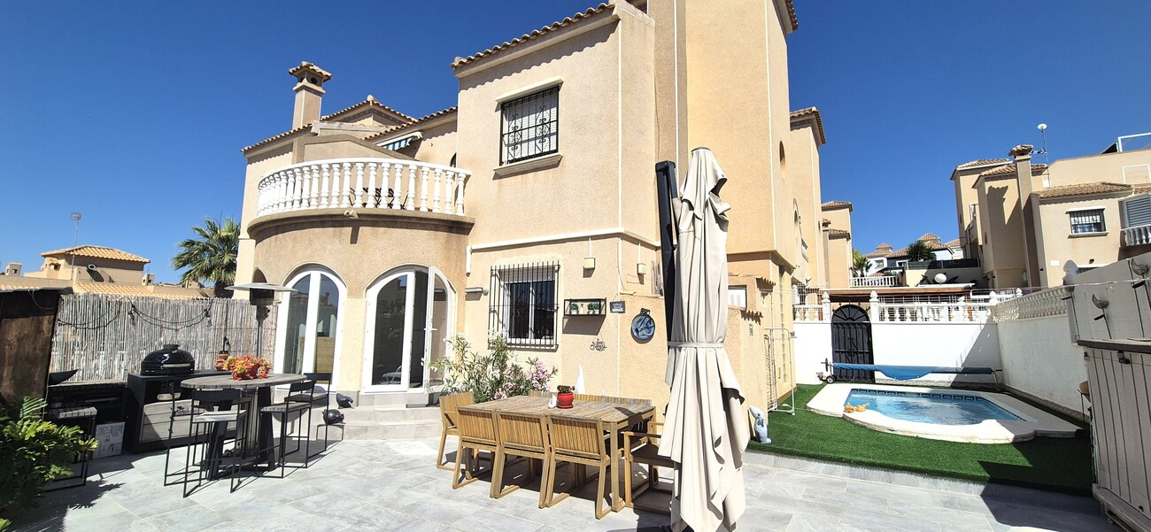 For sale - 2 Bedroom 2 Bathroom Quad House in El Galan - Inland  - Alicante