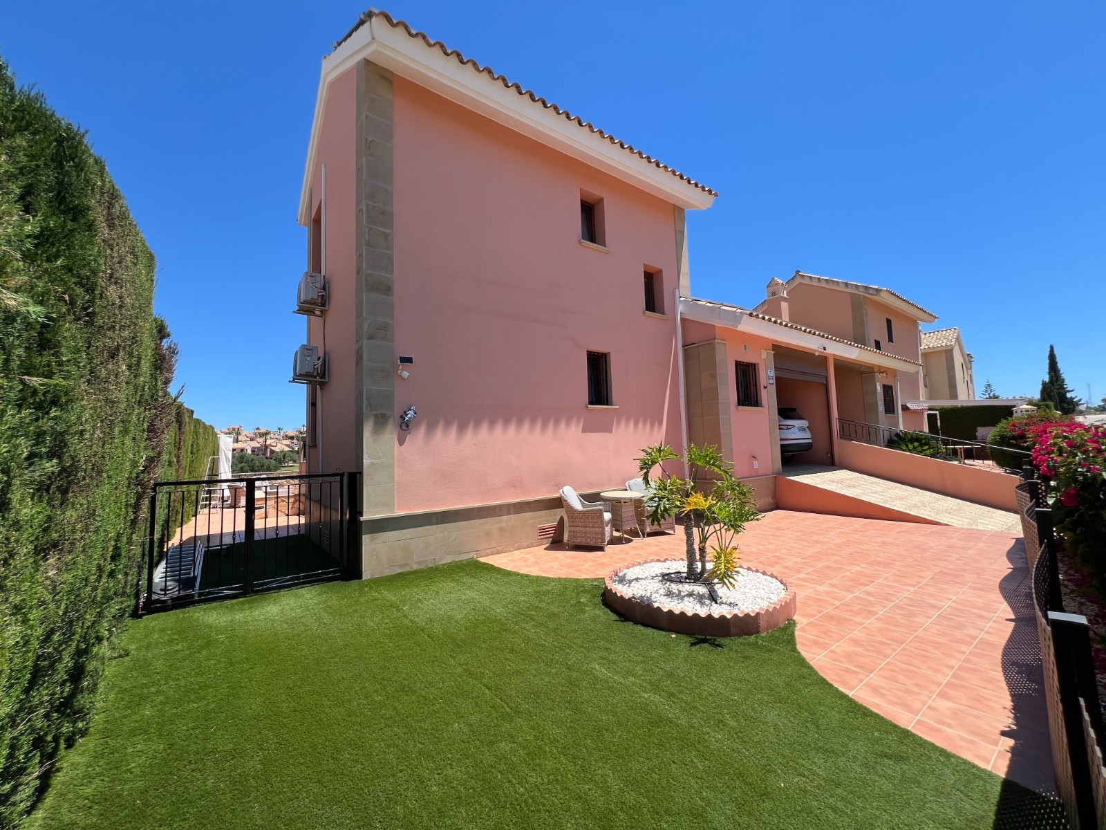 For sale - 3 Bedroom 2 Bathroom Villa in Algorfa - Inland  - Alicante