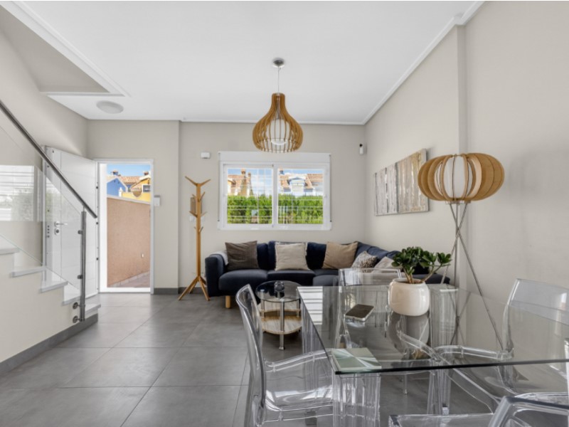 For sale - 3 Bedroom 2 Bathroom Town House in Lomas de Cabo Roig - Inland  - Alicante