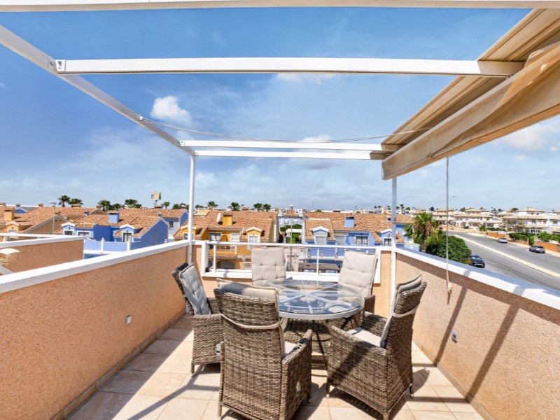 For sale - 3 Bedroom 2 Bathroom Town House in Lomas de Cabo Roig - Inland  - Alicante