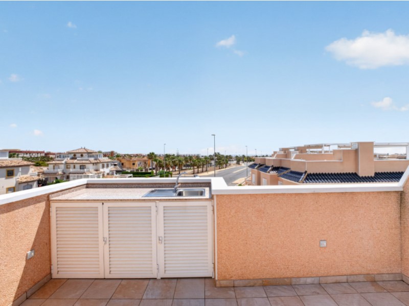 For sale - 3 Bedroom 2 Bathroom Town House in Lomas de Cabo Roig - Inland  - Alicante