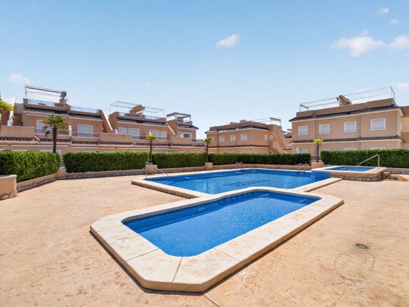 For sale - 3 Bedroom 2 Bathroom Town House in Lomas de Cabo Roig - Inland  - Alicante