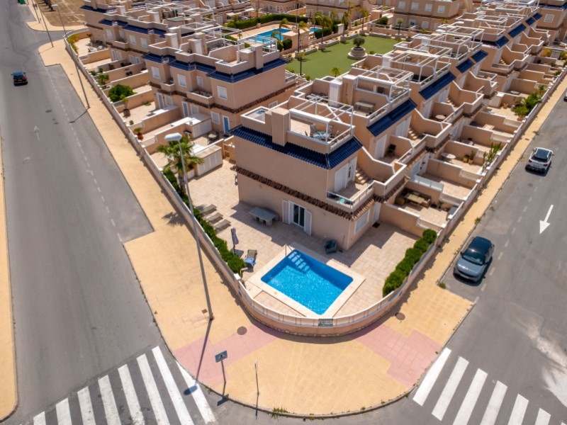 3 Bedroom 2 Bathroom Town House in Lomas de Cabo Roig