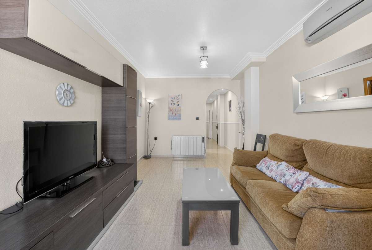 For sale - 3 Bedroom 2 Bathroom Apartment in Torrevieja - Costa Blanca  - Alicante