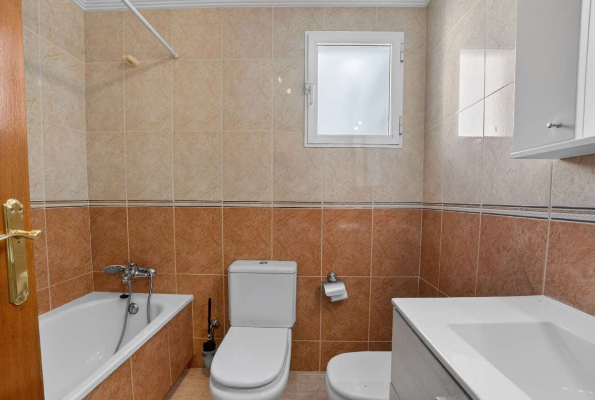 For sale - 3 Bedroom 2 Bathroom Apartment in Torrevieja - Costa Blanca  - Alicante
