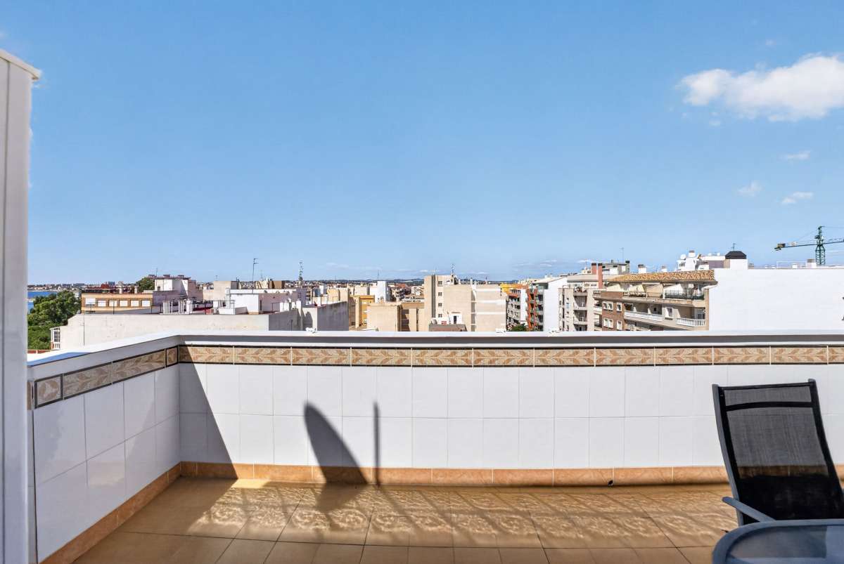 For sale - 3 Bedroom 2 Bathroom Apartment in Torrevieja - Costa Blanca  - Alicante