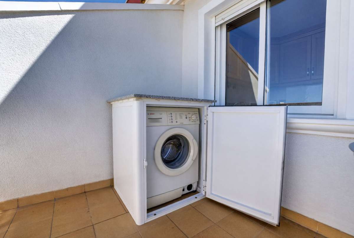 For sale - 3 Bedroom 2 Bathroom Apartment in Torrevieja - Costa Blanca  - Alicante