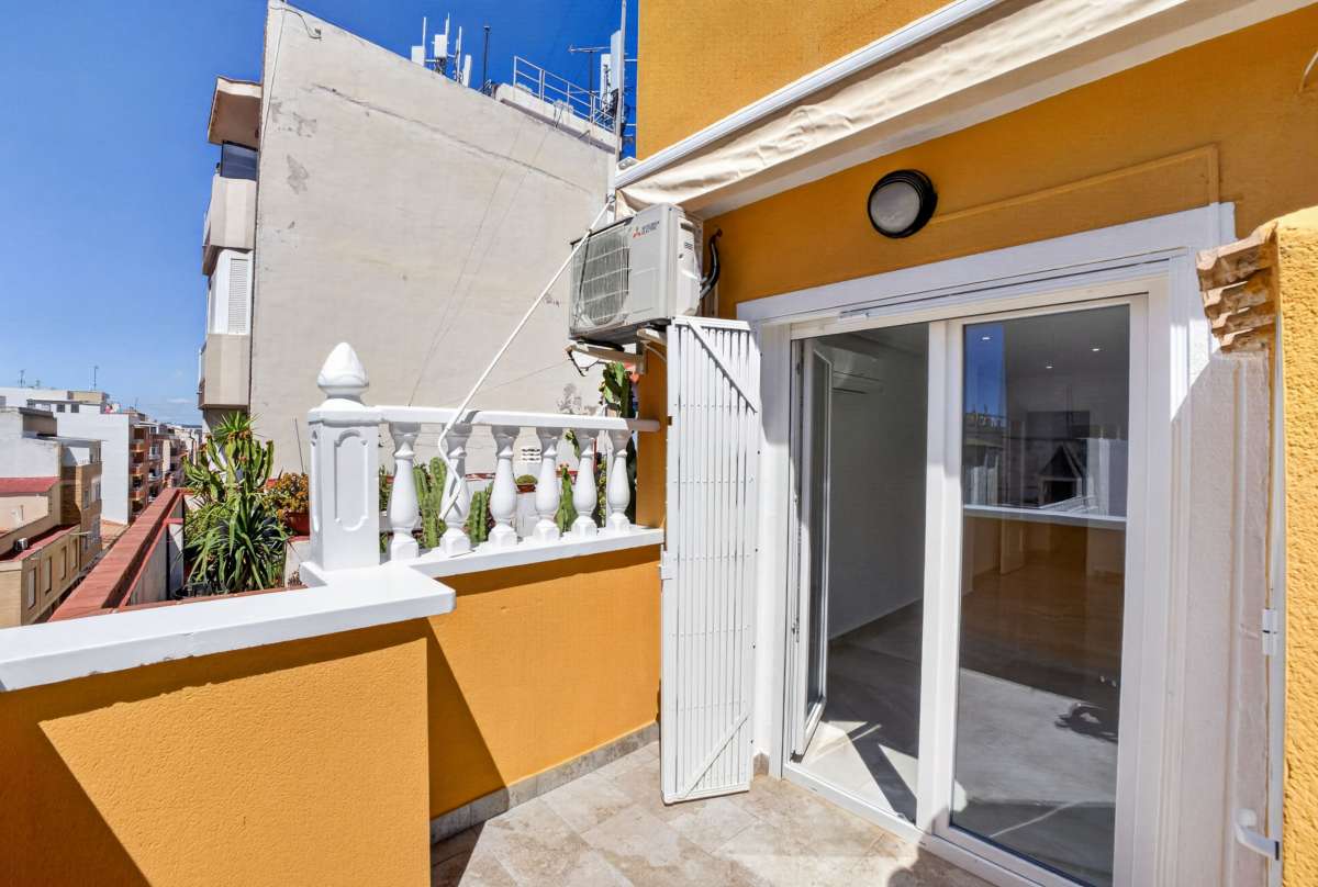 For sale - 2 Bedroom 1 Bathroom Apartment in Torrevieja - Costa Blanca  - Alicante