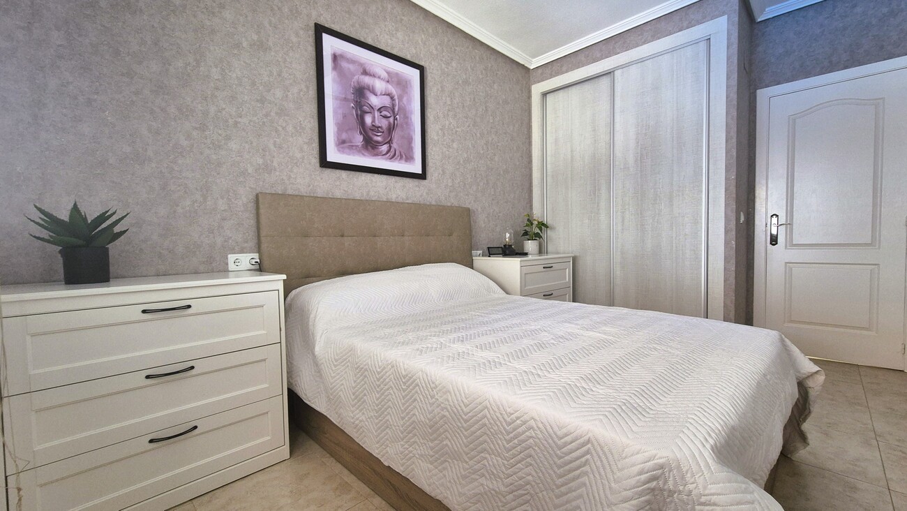 For sale - 2 Bedroom 1 Bathroom Semi Detached in Villamartin - Costa Blanca  - Alicante