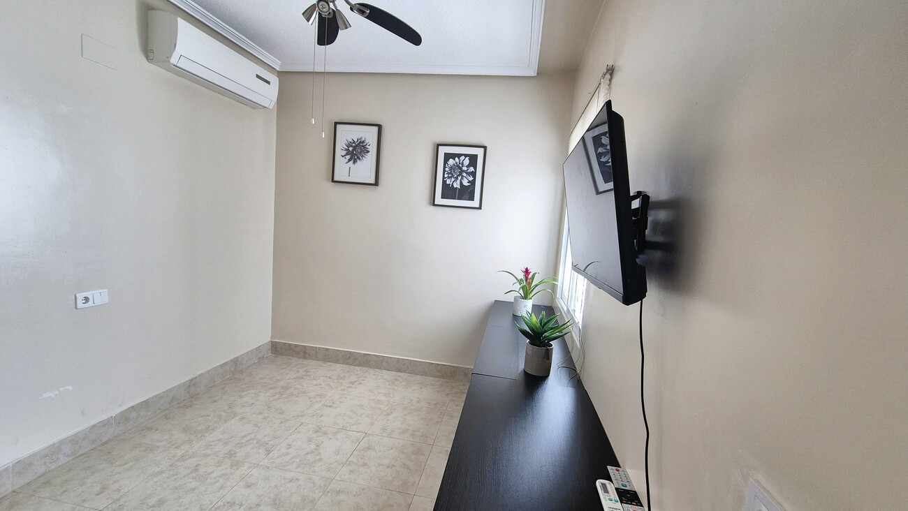 For sale - 2 Bedroom 1 Bathroom Semi Detached in Villamartin - Costa Blanca  - Alicante