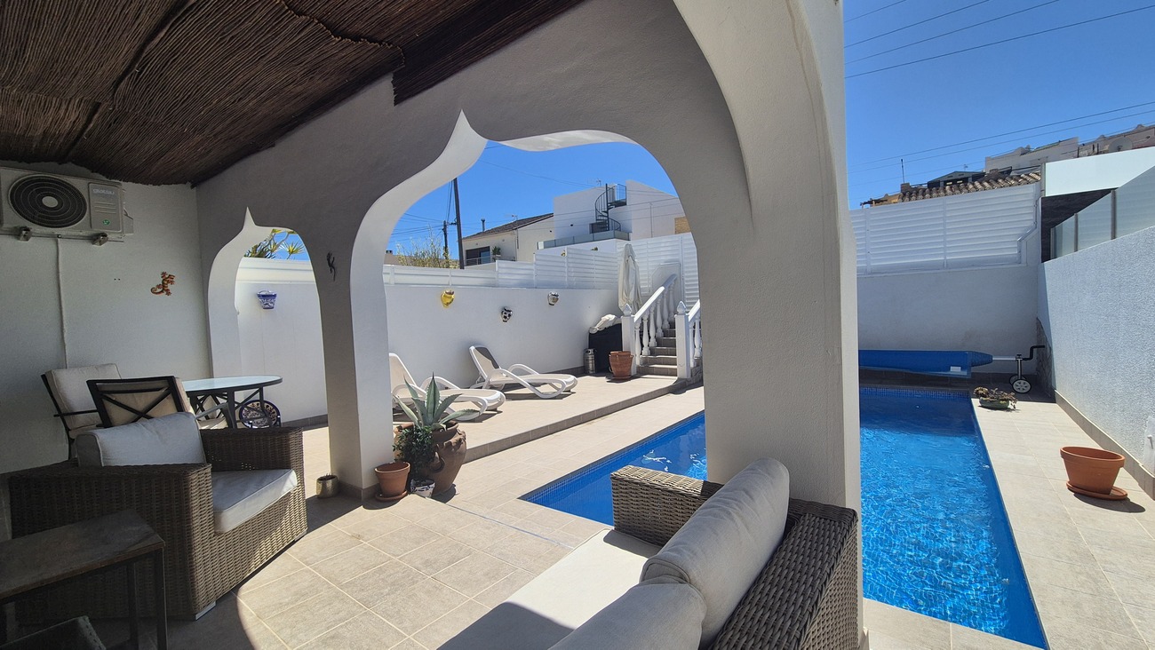 For sale - 2 Bedroom 1 Bathroom Semi Detached in Villamartin - Costa Blanca  - Alicante