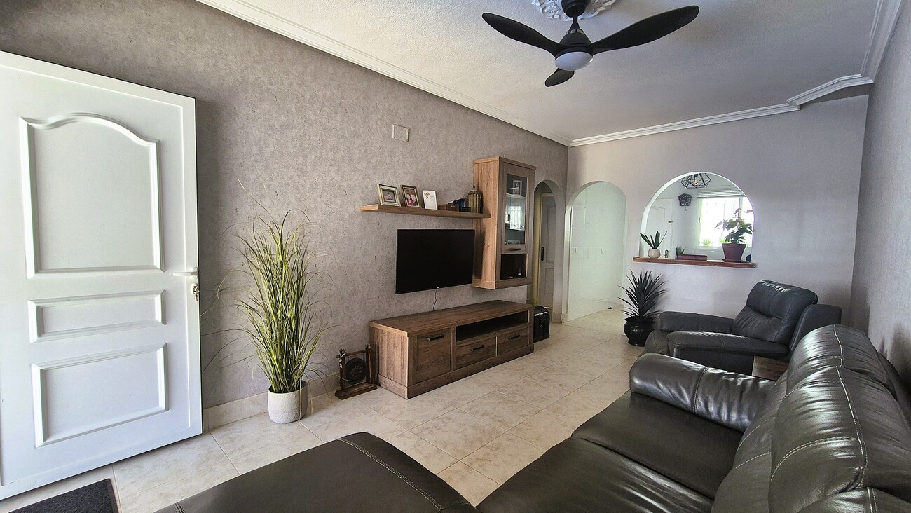 For sale - 2 Bedroom 1 Bathroom Semi Detached in Villamartin - Costa Blanca  - Alicante