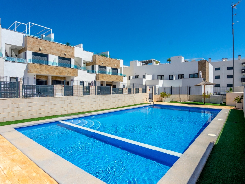 3 Bedroom 3 Bathroom Town House in Villamartin