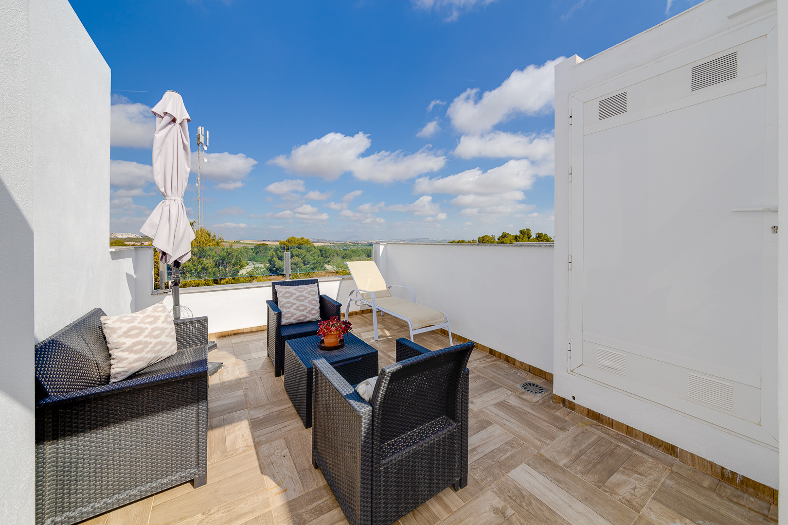 For sale - 3 Bedroom 3 Bathroom Town House in Villamartin - Costa Blanca  - Alicante