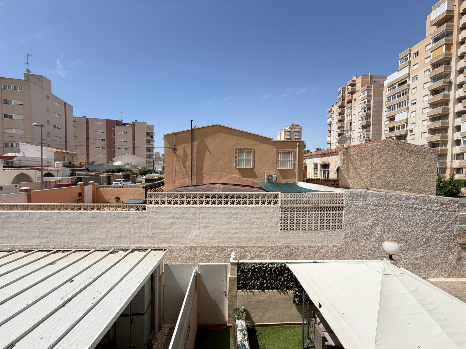 For sale - 2 Bedroom 1 Bathroom Apartment in Torrevieja - Nueva Torrevieja  - Alicante
