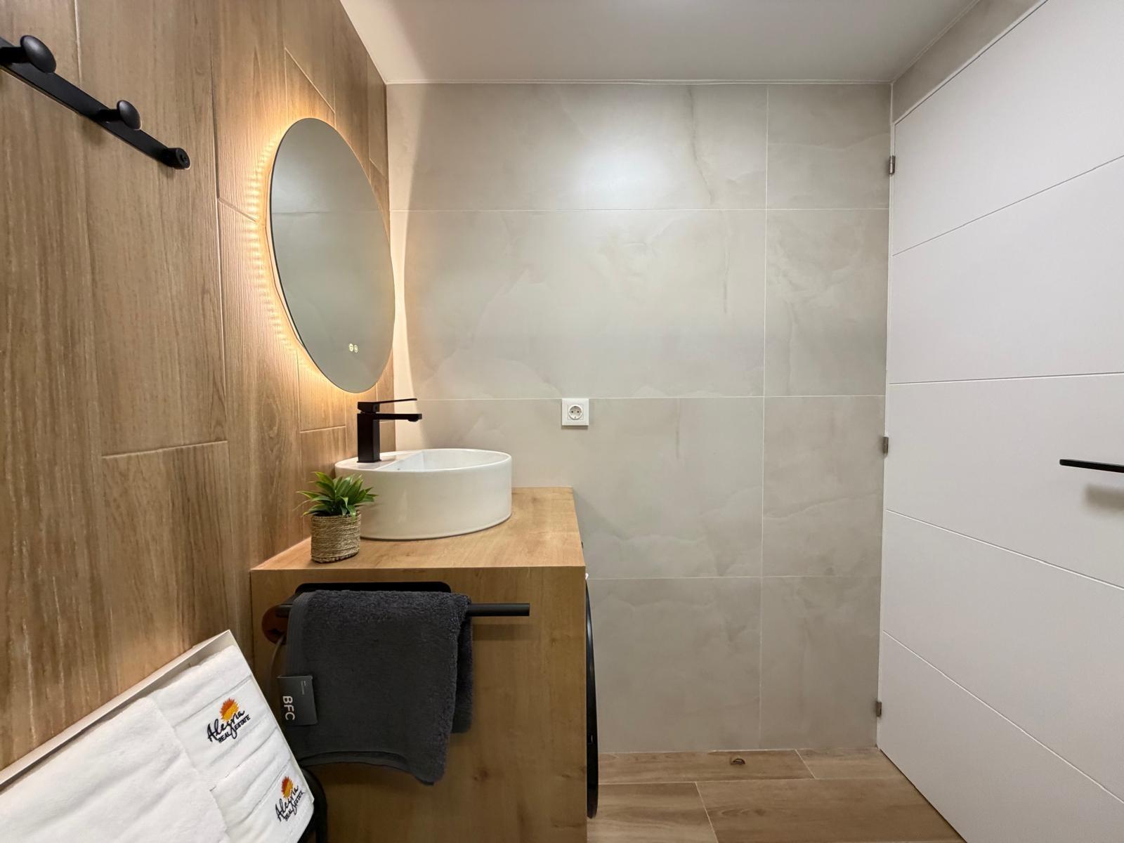 For sale - 2 Bedroom 1 Bathroom Apartment in Torrevieja - Nueva Torrevieja  - Alicante