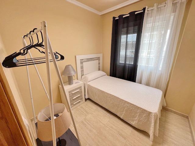 For sale - 2 Bedroom 1 Bathroom Apartment in Guardamar del Segura - Puerto Deportivo  - Alicante
