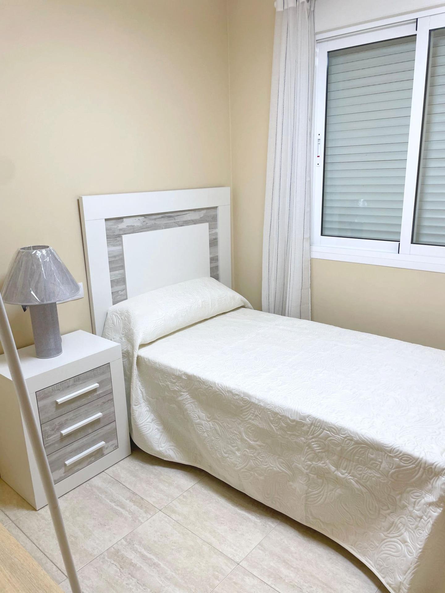 For sale - 2 Bedroom 1 Bathroom Apartment in Guardamar del Segura - Puerto Deportivo  - Alicante