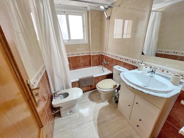 For sale - 2 Bedroom 1 Bathroom Apartment in Guardamar del Segura - Puerto Deportivo  - Alicante