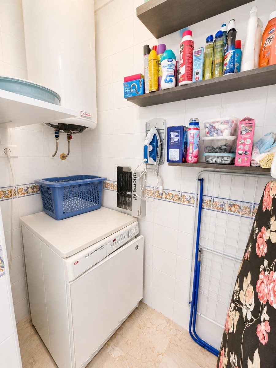For sale - 2 Bedroom 2 Bathroom Top Floor Apartment in Villamartin - Inland  - Alicante