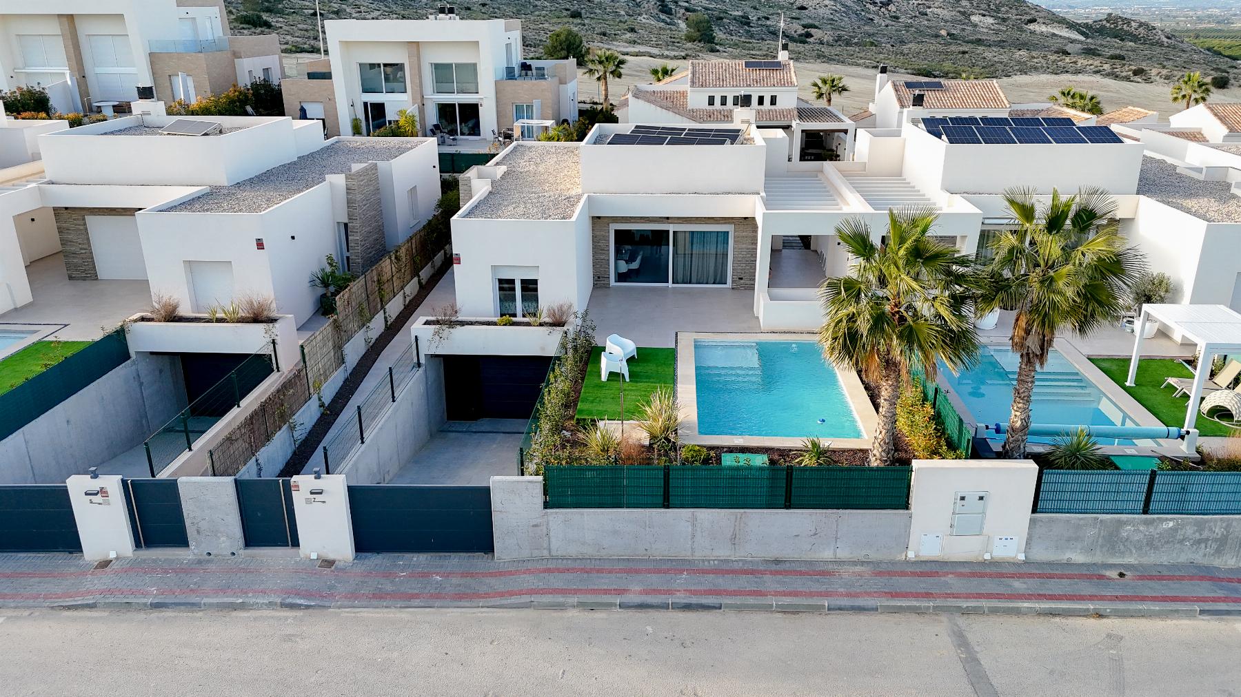 For sale - 4 Bedroom 4 Bathroom Villa in Algorfa - Inland  - Alicante